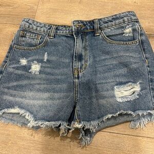Women’s Jean shorts from shein size medium never worn